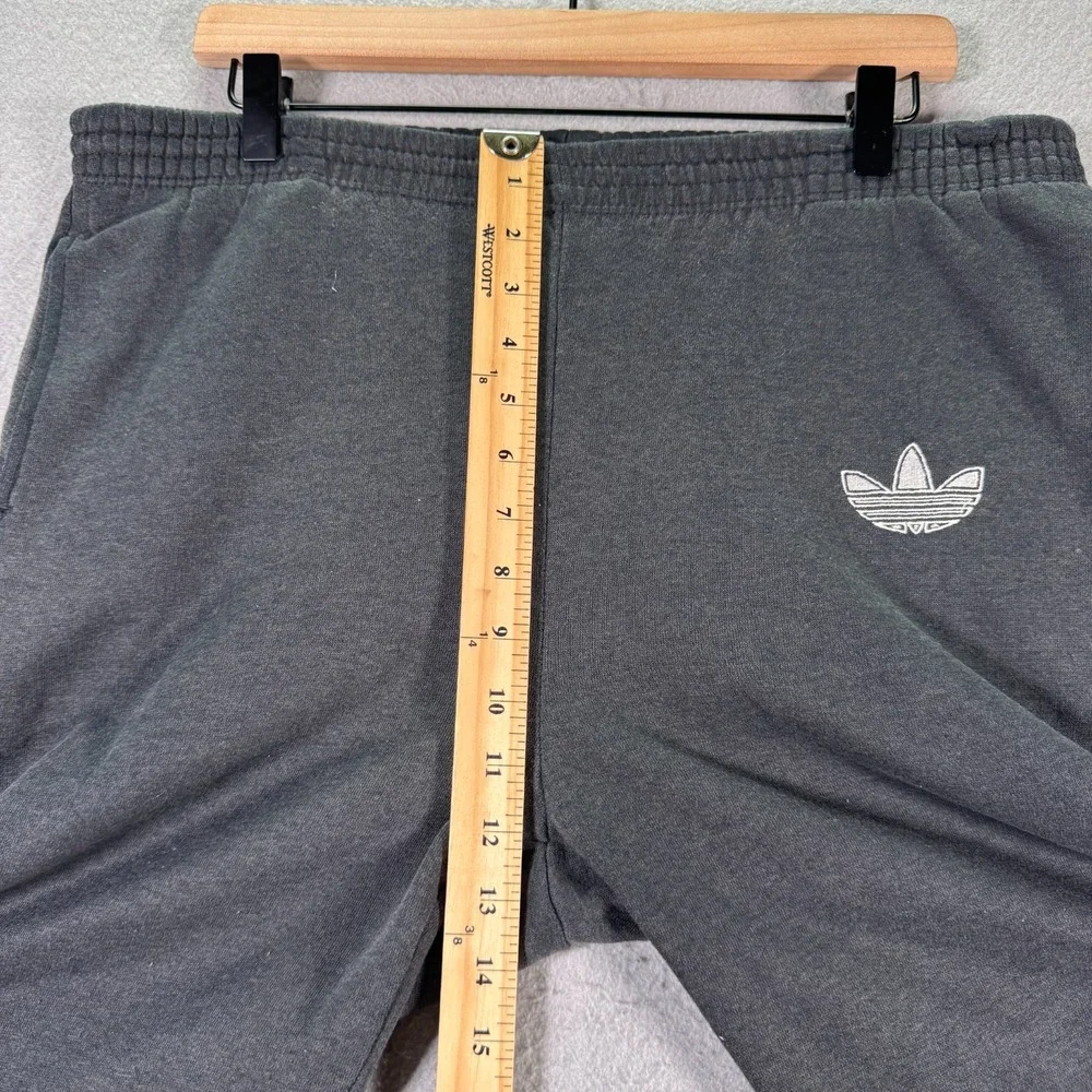Vintage Adidas Sweatpants Adult Medium Gray Embroidered Cuff Fleece‎ Sportswear